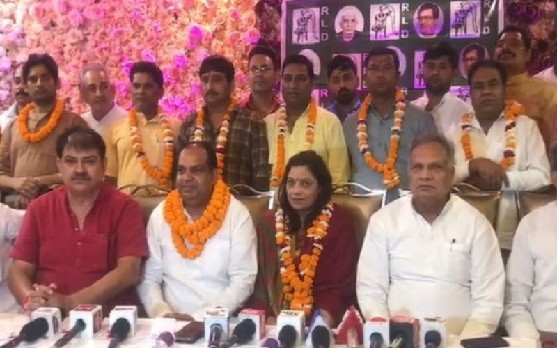  मनोज धामा और उनकी धर्मपत्नी रंजीता धामा ( मौजूदा चेयरमैन लोनी ) ने ज्वाइन की आरएलडी