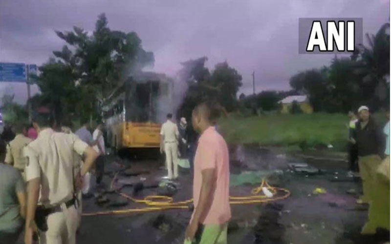 नासिक में एक बस में आग लगने से 11 लोगों की मौत 