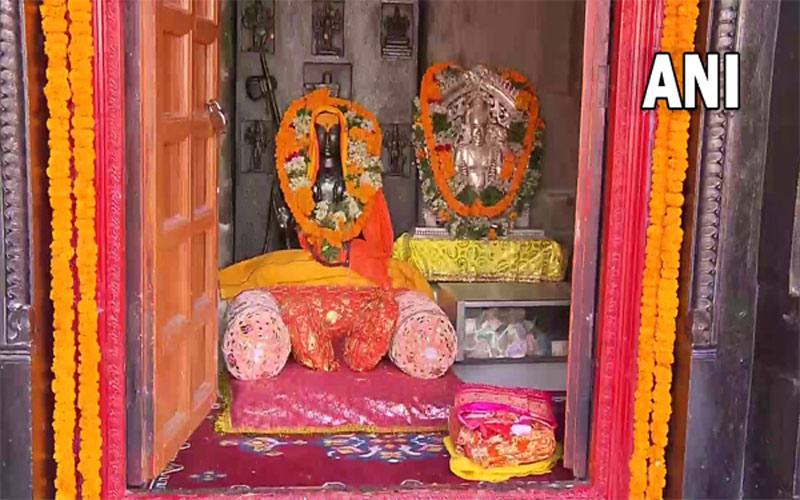 प्रधानमंत्री नरेंद्र मोदी ने की केदारनाथ और बद्रीनाथ मंदिर में की पूजा अर्चना, प्रधानमंत्री नरेंद्र मोदी की पूजा करते हुए ऐतिहासिक तस्वीरें