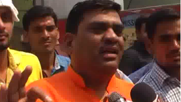 BJP MLA ने करा दिया BA के छात्र का भविष्य खराब