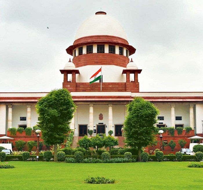 आखिर मजदूरों के मुद्दे पर क्यों भड़क उठा सुप्रीम कोर्ट, कहां गए 20 हजार करोड़?