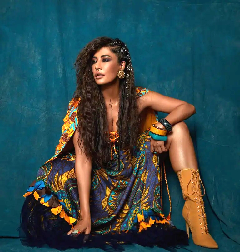 हाई सिल्ट ड्रेस पहन चित्रांगदा सिंह ने बढ़ाया सोशल मीडिया का पारा : Chitrangada Singh Photo