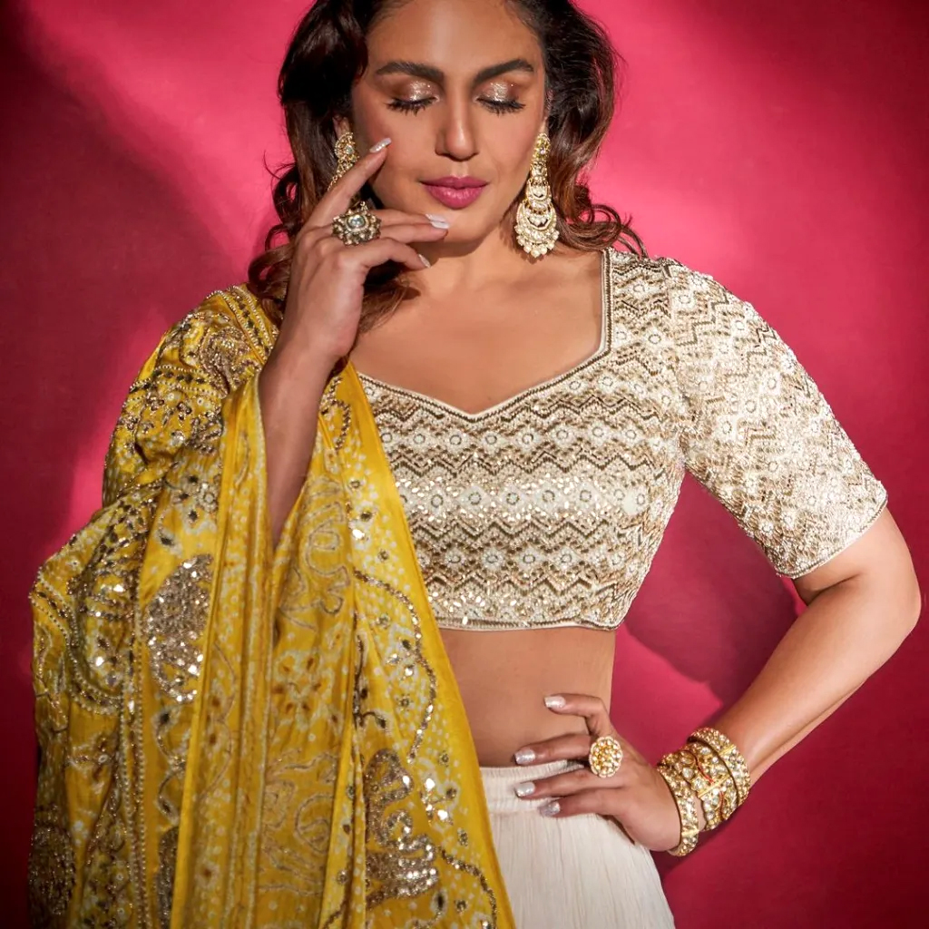 लहंगे में हुमा कुरैशी की अदाएं देख फैंस हार बैठे दिल : Huma Qureshi Photo