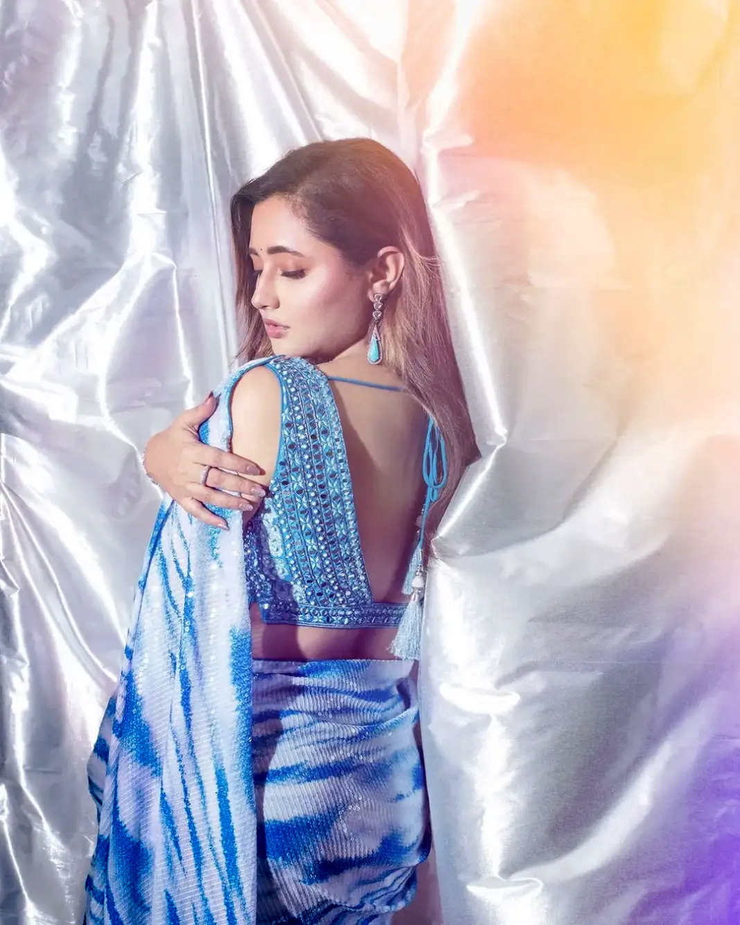 रश्मि देसाई ने खुद को बताया एक खूबसूरत तबाही : Rashami Desai Photo