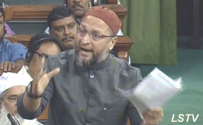 संसद में ओवैसी ने फाड़ी नागरिकता संशोधन बिल की कॉपी, कहा - होने जा रहा है एक और बंटवारा