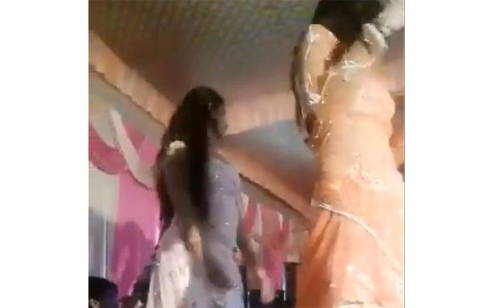 लड़की ने नाचना बंद किया तो सरेआम मार दी गोली