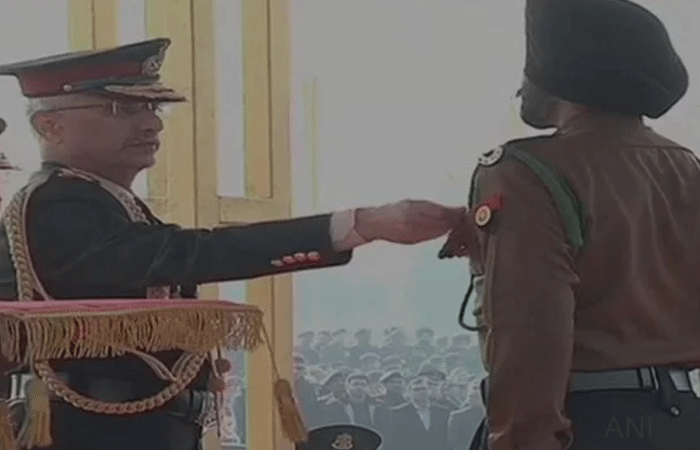 सेना दिवस पर जनरल नरवणे ने शूरवीरों को किया सम्मान, पीएम बोले हमें आप पर गर्व