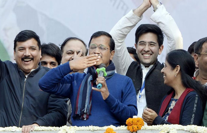 केजरीवाल लेंगे शपत 16 फ़रवरी को रामलीला मैदान में शपत ग्रहण समारोह में