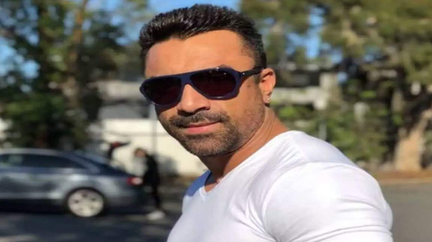 ऐजाज़ खान को मुंबई पुलिस ने गिरफ्तार किया