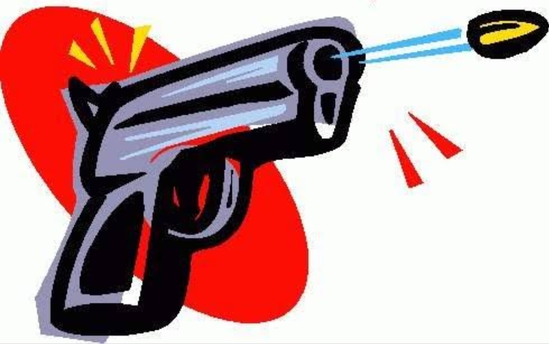 लॉक डाउन का पालन करवा रही NCC की टीम पर फायरिंग से पास में खड़े युवक को लगी गोली, पुलिस छावनी में तब्दील इलाका