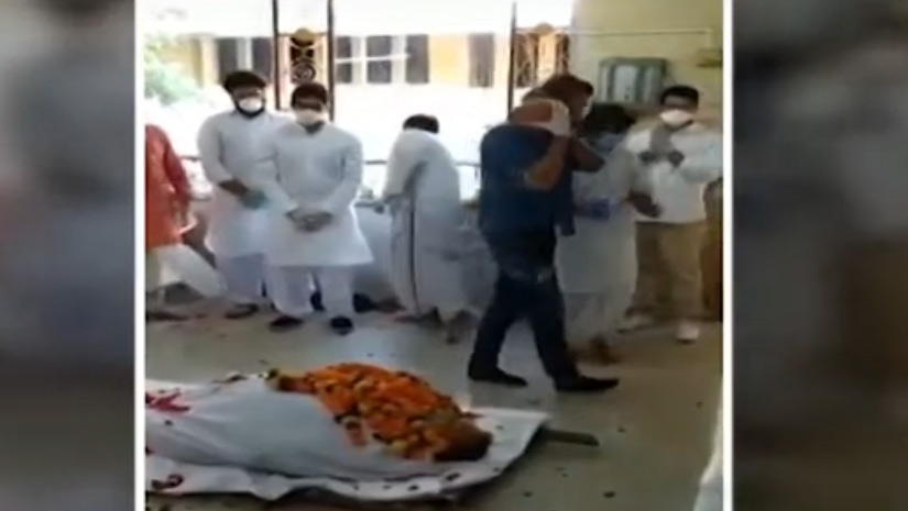 पंचतत्व में विलीन हुए ऋषि कपूर, परिवार और फैंस ने नम आंखों से दी विदाई