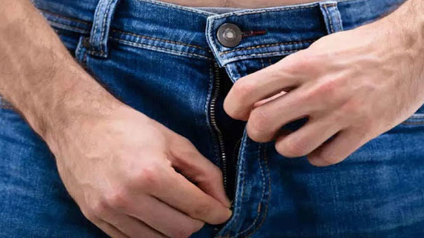 थाने में शिकायत दर्ज कराने आई महिला को देखकर मास्टरबेट करने लगा पुलिस अधिकारी, फिर जो हुआ