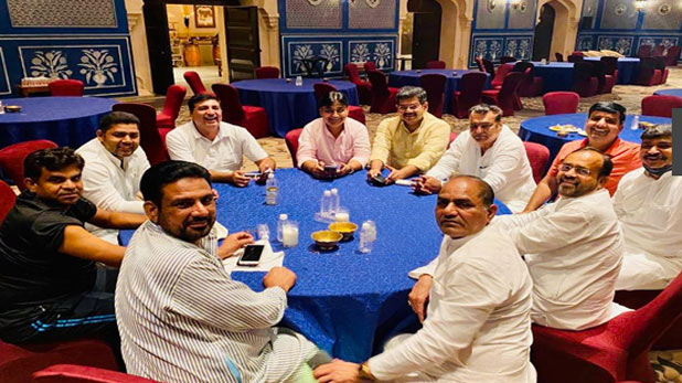 राजस्थान में सीएम गहलोत गुट के कांग्रेसी विधायक होटल में मस्त, बागी कांग्रेसी विधायक हुए लापता !