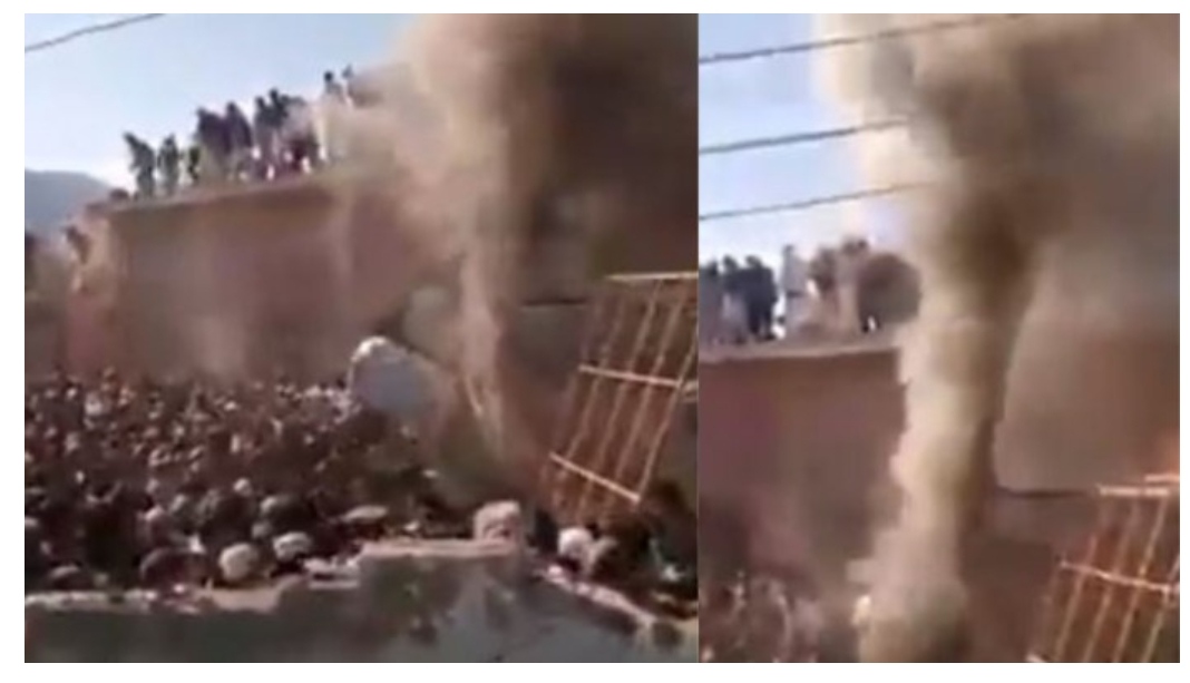 अल्लाह हू अकबर चिल्लाती मुस्लिमों की भीड़ ने हिंदू मंदिर को किया आग के हवाले: देखें हमले और तोड़फोड़ का Video