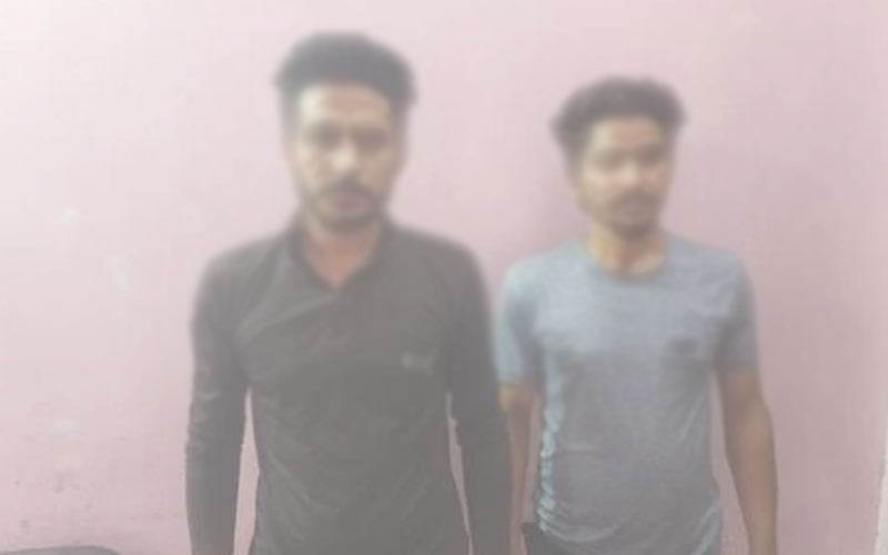 कुत्ते के भौंकने पर तीन लोगों को मारी गोली