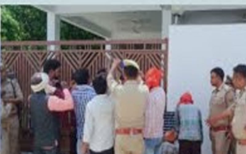 शराब माफिया संजय सिंह की करोड़ों रुपए की संपत्ति कुर्क