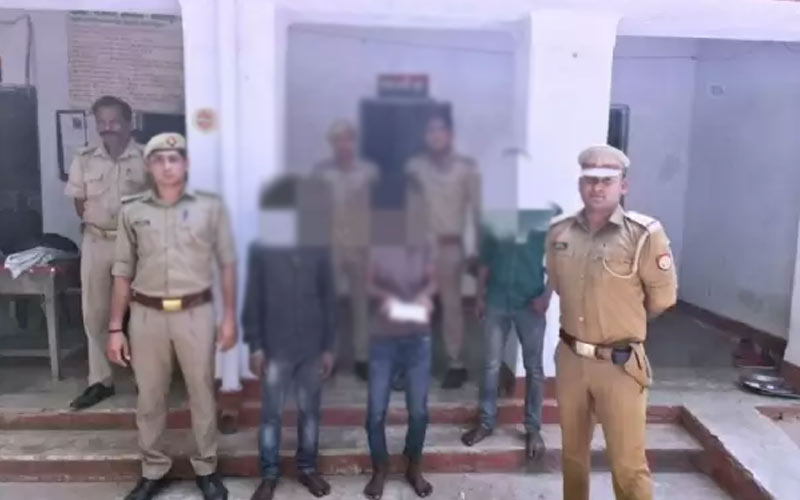 पुलिस ने फैक्ट्री एरिया में चोरी को अंजाम देने वाले तीन अभियुक्तों को किया गिरफ्तार