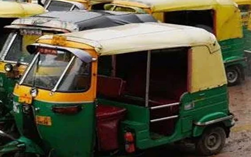 ओला, उबर, टैक्सी ऑटो की हड़ताल से दिल्लीवासी हो रहे हैं बेहाल