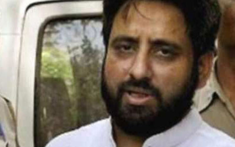 मदनपुर खादर में तनाव विधायक अमानतुल्ला खान पुलिस हिरासत में