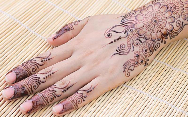 करवाचौथ मेहंदी डिजाइन