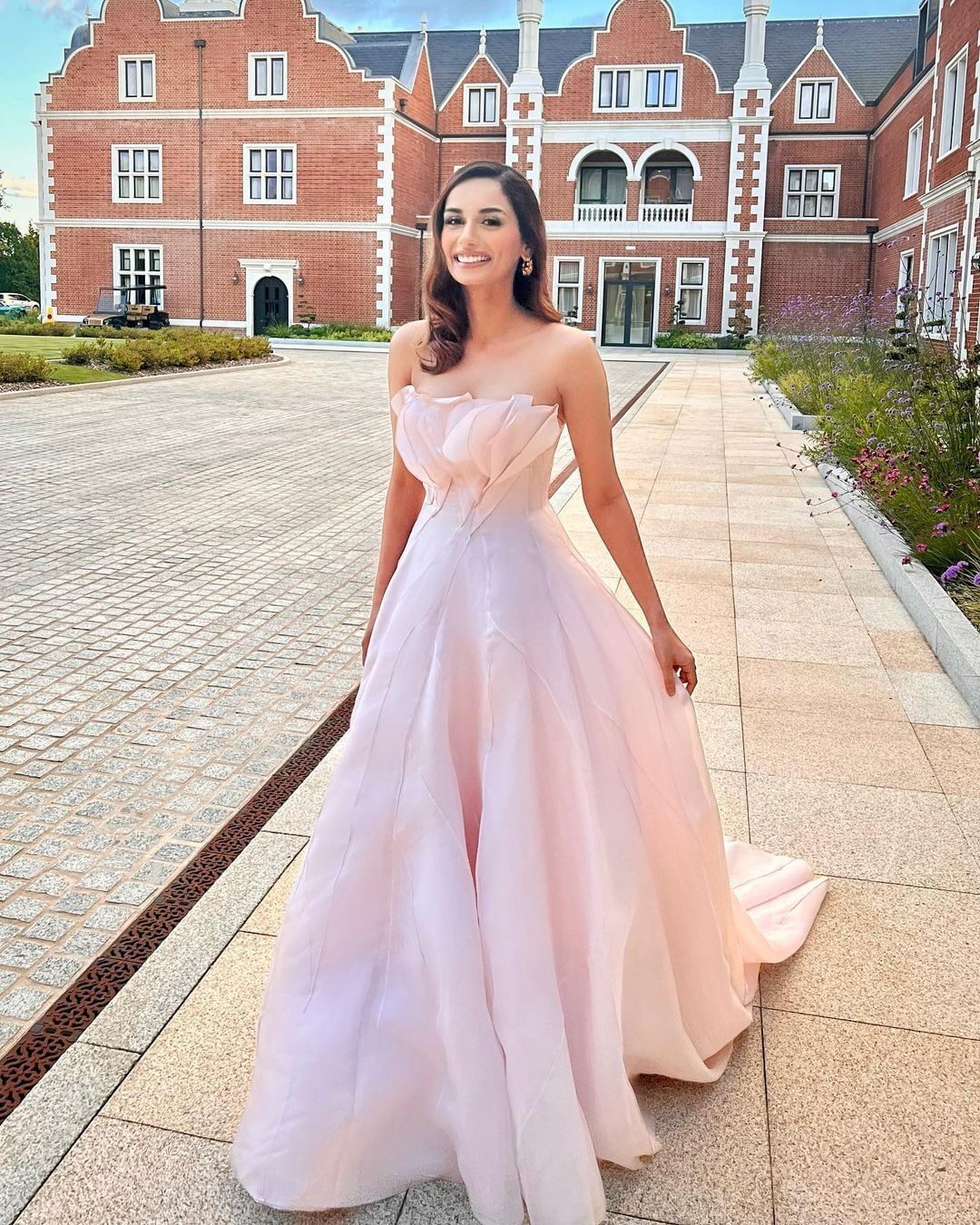 मानुषी छिल्लर फोटो